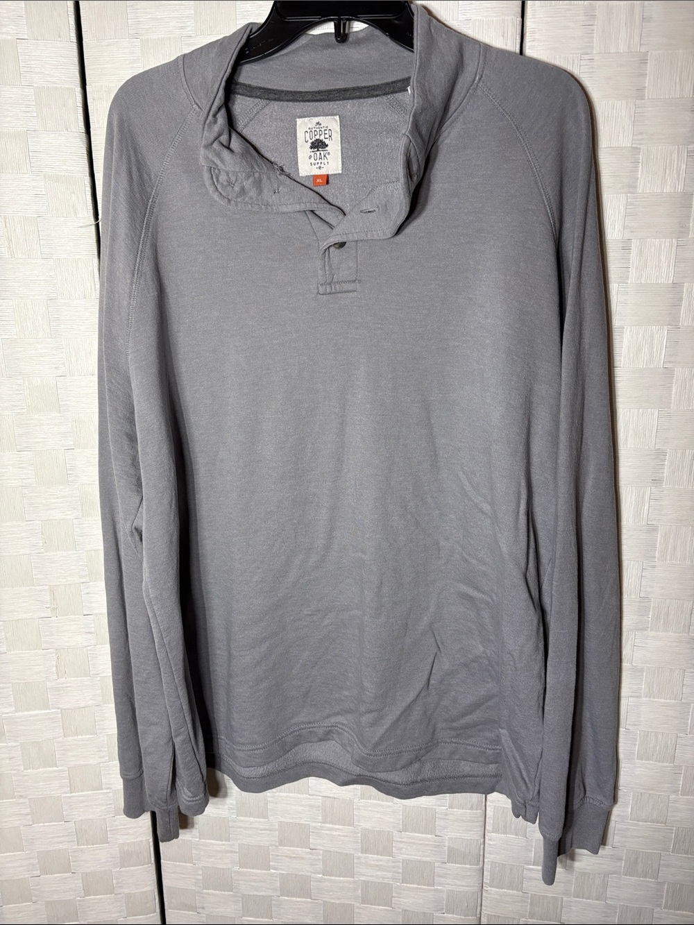 Copper Key Men's Gray Long Sleeve Henley Pullover